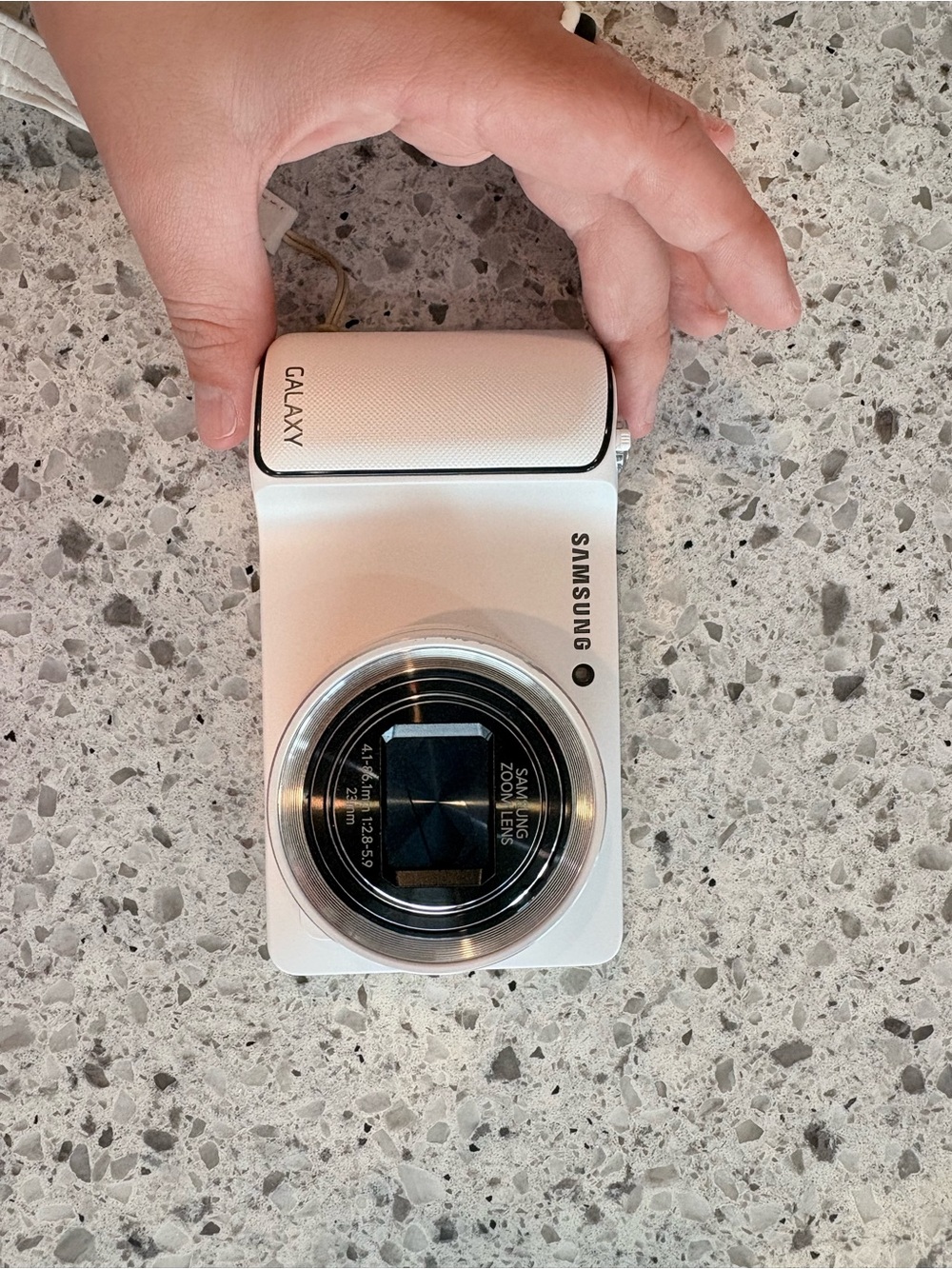 Samsung White Digital Camera